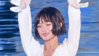 Hanni solo舞台 青い珊瑚礁 双机位4K站姐近景高清直拍！爽了！