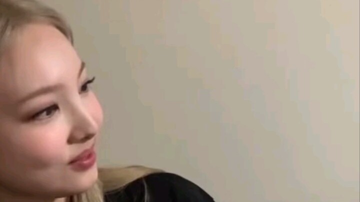 Lin Nayeon: ..........