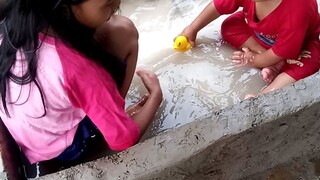 ktanya KOlam renang mini 😁😁😁😁😀😀😀