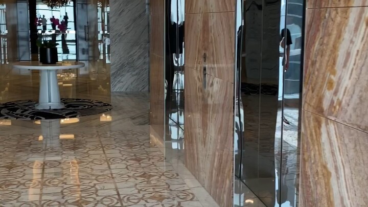 Stay in the 980㎡ Suite Featured in “Fast & Furious 7”!