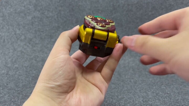 [Review] A color-changing and life-enhancing item ~ Kamen Rider Ryugen Yellow Spring Grape Lock Seed