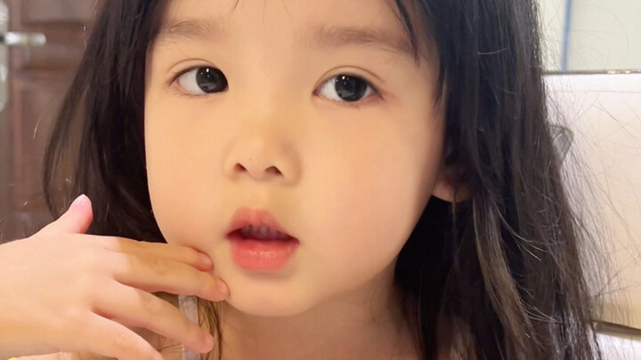 My daughter two years ago was still so soft and sweet～