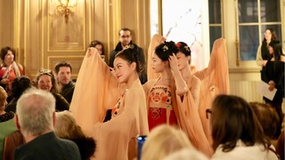 The Hairpin Lady in Paris wishes everyone a happy new year and good luck in the Year of the Dragon!