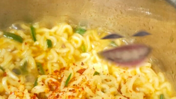How should I eat this noodle dish? (Sequel)
