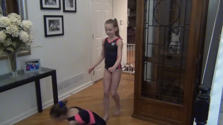 Peragaan Busana Leotard | Whitney & Blakely