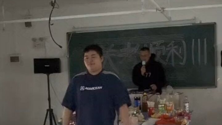 ใช้แท่งไฟราคา 20 หยวนสร้างเอฟเฟกต์ระดับสองล้าน!