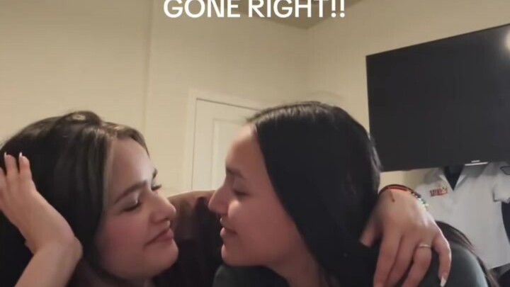 les | Kissed my best friend... (So sweet!!!)