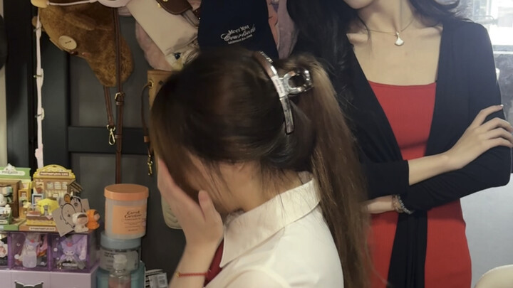 Please forgive me for playing games with the senior female student behind your back…
