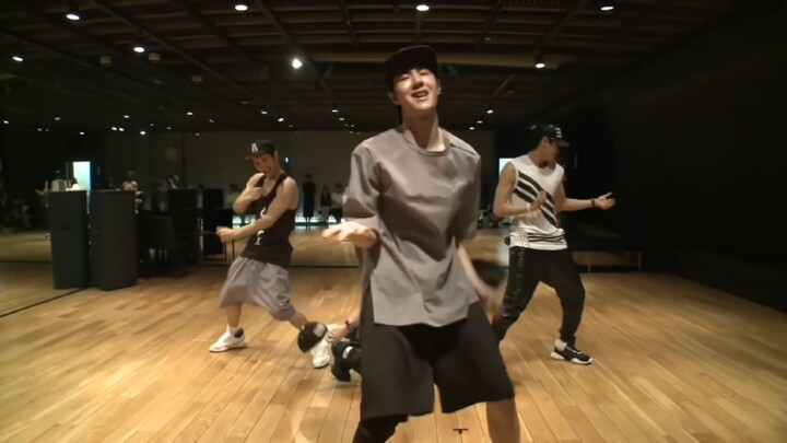 小时候更是拽得没边【王一博Legendary Practice】