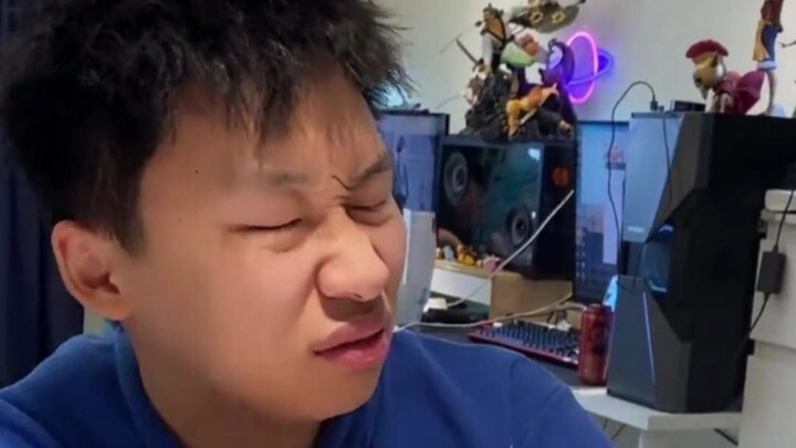 Main game sama teman, hampir ketahuan nih, untung banget bisa selamat!