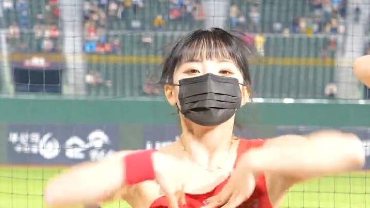 220517 Kia Tiger Cheerleaders [Lee Da-hye] - RUN2U @ Stadion Bisbol Sajik oleh Ericbell