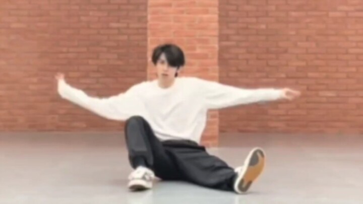 [Lin Mo] The dance of "Falling" is so smooth! The timing is extremely comfortable! The whole live br