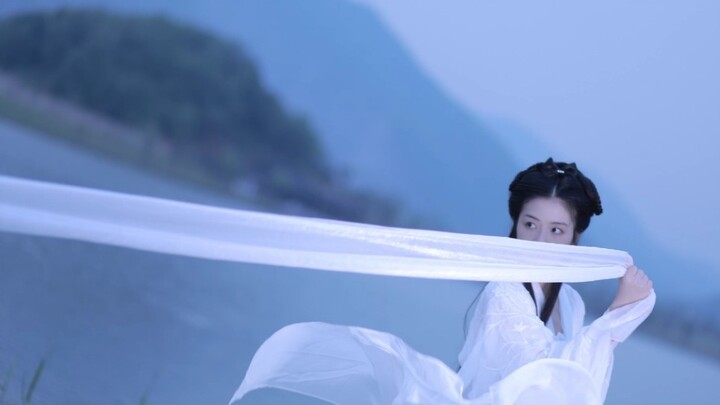 Orang biasa menantang Gadis Naga Kecil ♡Satin Putih♡ versi Liu Yifei untuk bertarung! ! !