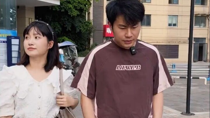 I didn't understand what the two actors were saying.