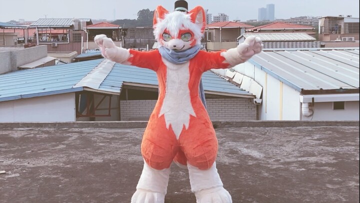 [Fursuit Making] Scarf, Hat, and the Fox Traveler