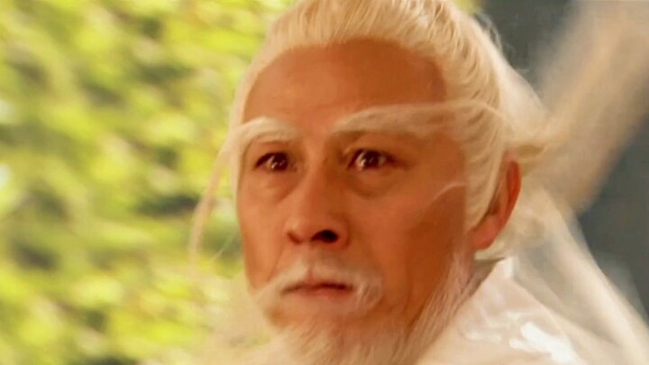 Taiyi Zhenren wanted to protect Nezha, but unexpectedly his opponent was Haotian. Taiyi Zhenren used