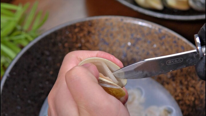Banyak orang bertanya pada saya apa saja kuliner khas Nantong, dan kerang besi adalah salah satunya