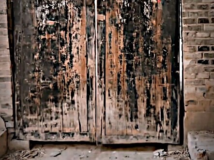 Bagian dewa pintu ini/.
