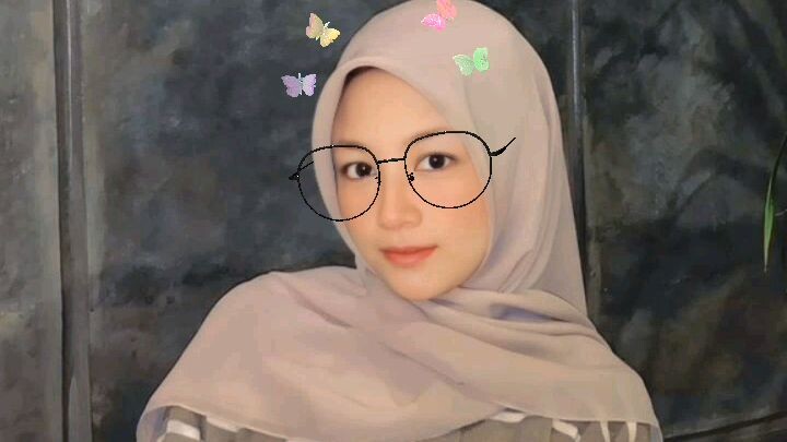 wajahmu mengalihkan duniaku 😁😅🤣