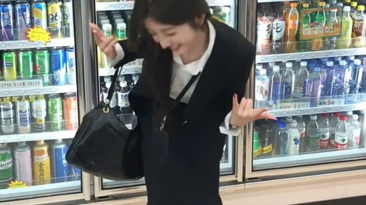 NanBeng TV: Part-Time Japanese – A group of people just can’t stop hanging out at Lawson.