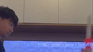 100% يقبض على السيف باليد المجردة!