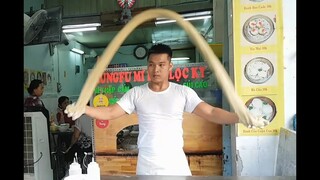 Vừa Ăn Mì Ngon Vừa Xem Biểu Diễn Kungfu Mì Kéo