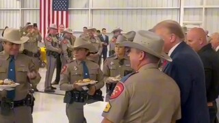 Serve food for Texas border soldiers #ChuanJianGuo