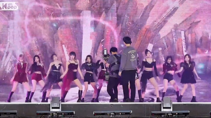 There’s a hidden segment at iZ*ONE’s live show, right???