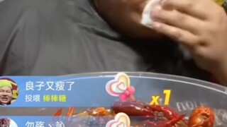 Lương Tử cắn không đứt sợi mì này, nhìn một ngày là bớt đi một ngày rồi