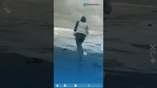 Niatnya Pengen Bikin Video Lagi Nongkrong di Pinggir Pantai Berujung Rusak Gegara Ombak