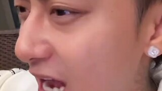 笑发财了！有人看黄子韬直播笑进了医院！黄子韬：这真的不是我直播的本意，希望早日康复 #黄子韬 #搞笑 #明星