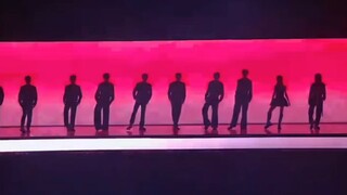 一诺，无畏，九尾，钎城，花海齐跳扫腿舞，真的笑不活了……