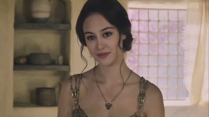 Dewi Berketurunan Campuran Australia, Courtney