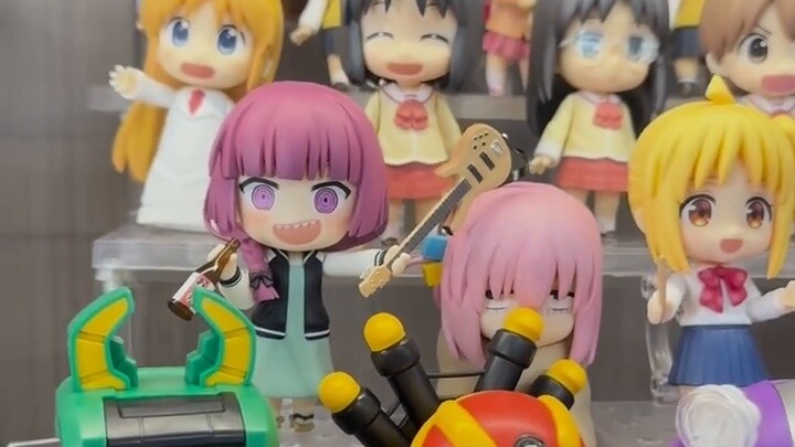 Chi 250.000 nhân dân tệ mua đồ chơi trong một năm thì thế nào? Tập 1