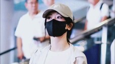 The station filmed Yang Zi leaving Hangzhou on July 12 ❤Continue filming "Guo Se Fang Hua", looking