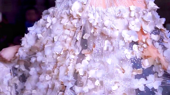 Mode|Fashion Show-Kompilasi Gaun Pengantin
