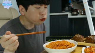 Mì xào, bò cuộn, gà viên phần 3 #mukbang