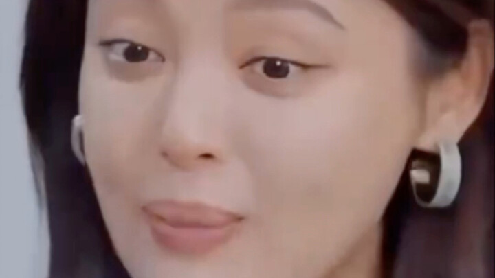 Confirmed! Netizens found the reason why Xin Zhilei's lips became thicker!
