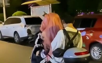 Teman saya bilang, asalkan saya tidak canggung, yang bakal canggung itu selalu orang lain.