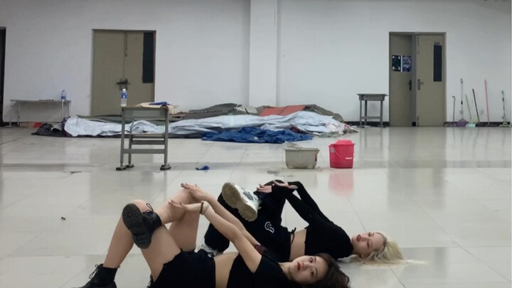 New girl group LE SSERAFIM's debut song FEARLESS dance cover