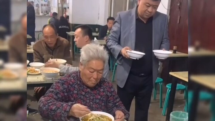 最疼爱你的人始终是妈妈