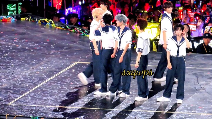 Nhảy Star Qiyao tại buổi hòa nhạc Đại Liên của Thời Đoàn