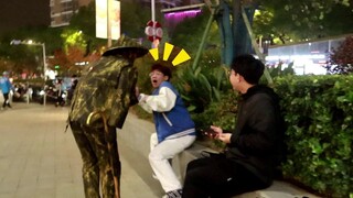 Encountering the "Naughty and Fun-loving" Girls [Prank Challenge 147]