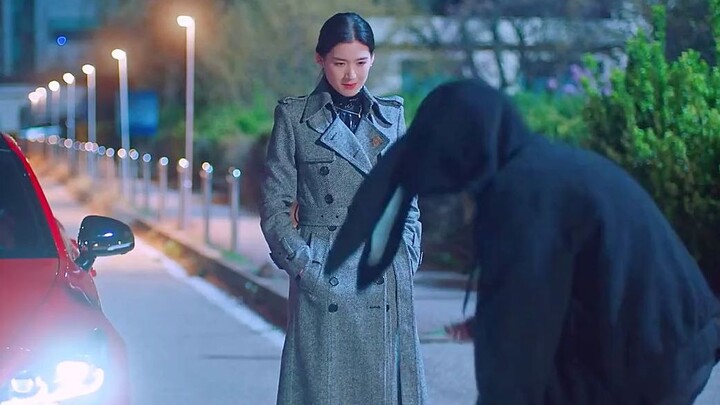 Kim Go-Eun: Wearing The Cutest Clothes For The Cruelest Fights