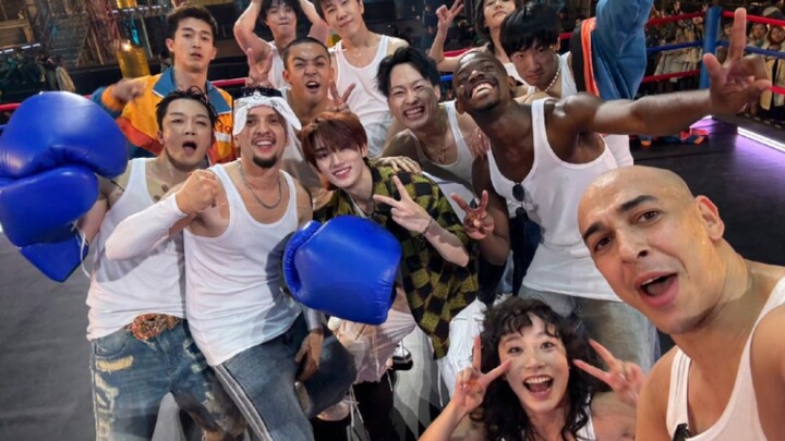 Trong trận đấu 2v2, Tiểu Đinh nhảy hai lần và đều giành chiến thắng, thực sự là nguồn cổ vũ lớn cho 