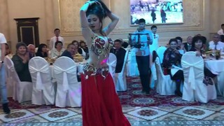 การเต้นรำหน้าท้องในงานแต่งงานแบบรัสเซีย