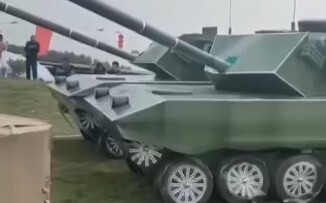 في موقع عبادة "الآباء والأمهات الشعبيين" بمنطقة تشاوشان، بات حرق السيارات والأجهزة الكهربائية والسفن