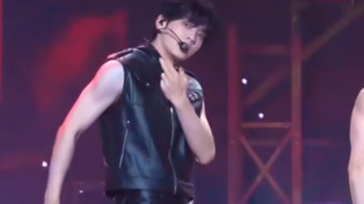 [Đối đầu nhảy múa] “Nụ Hôn Ngược”