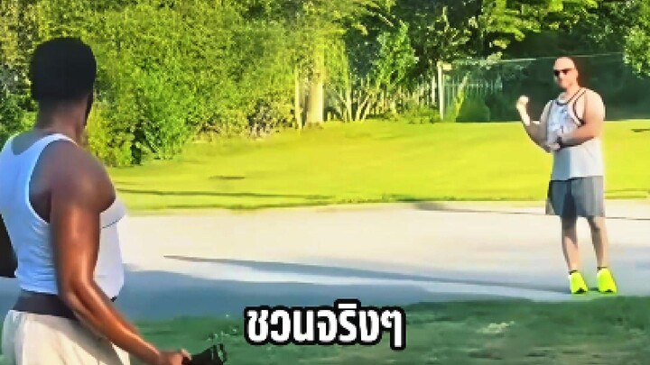 เขาฉีดน้ำใส่หัวตัวเอง แต่พอโดนชวนลงสระ #noircams