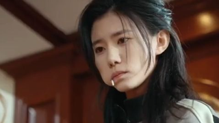 Sebuah keluarga kaya membawa pulang putri kandung mereka dari pedesaan